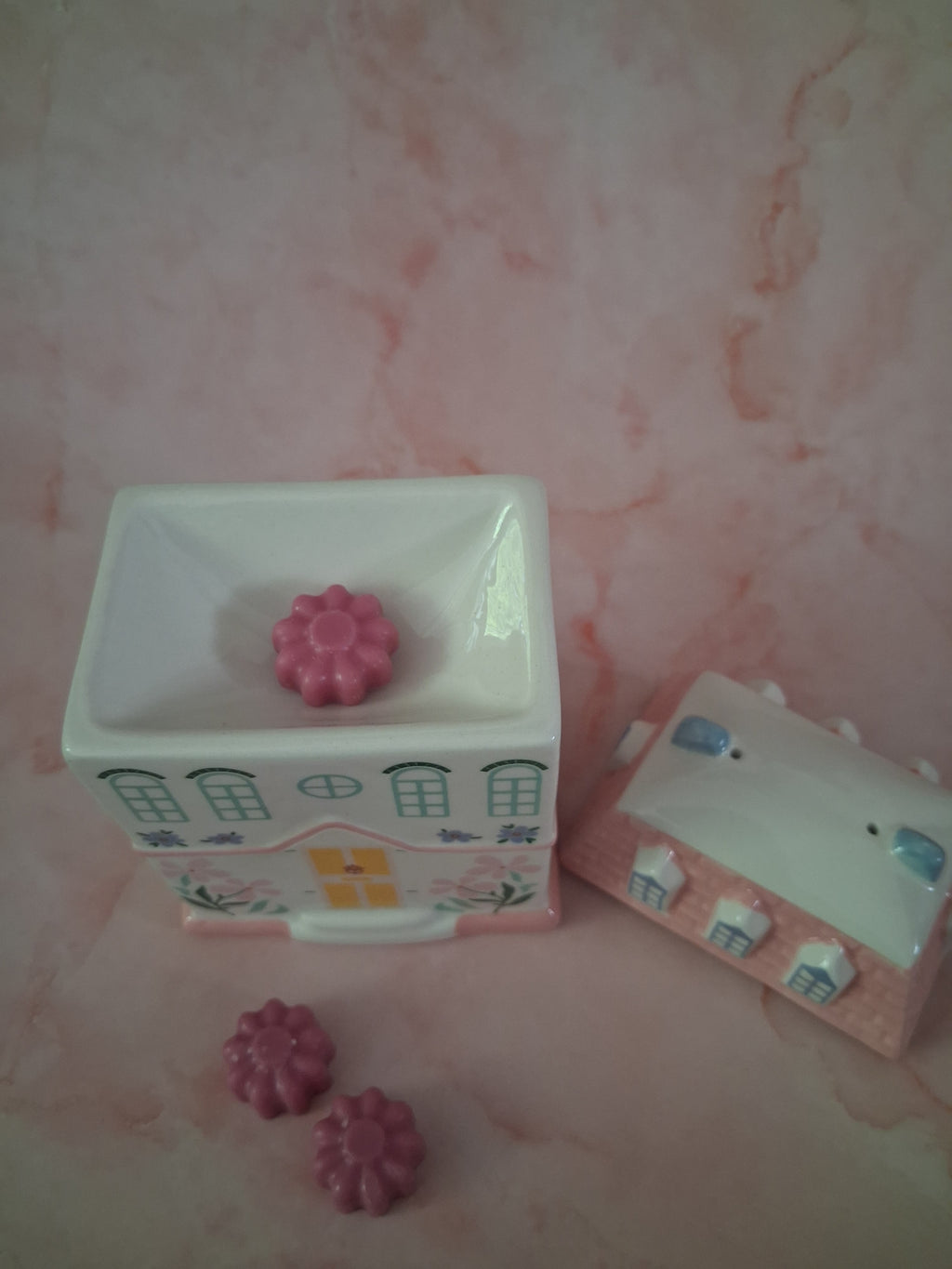 Pastel House Waxmeltbrander