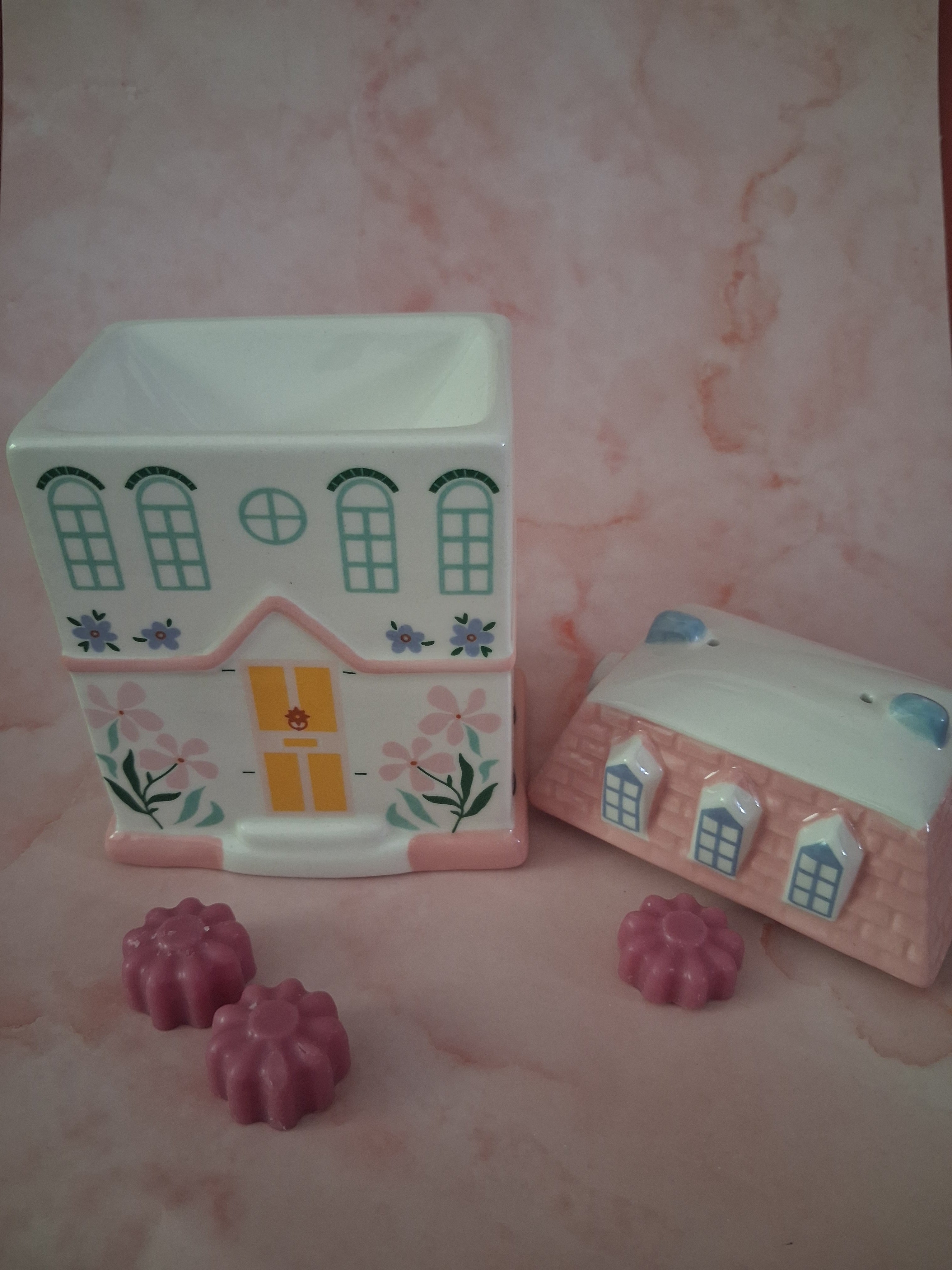 Pastel House Waxmeltbrander