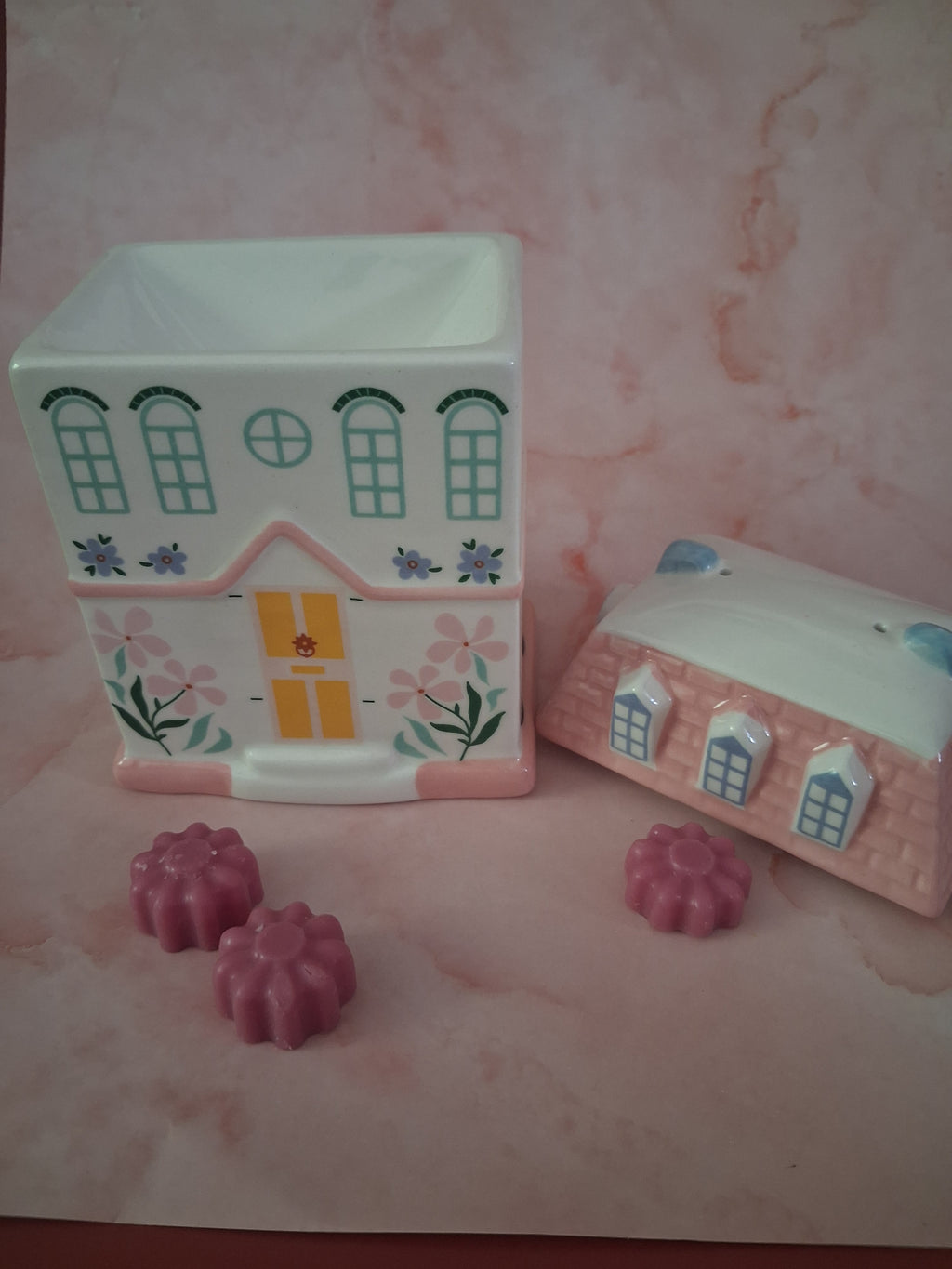 Pastel House Waxmeltbrander